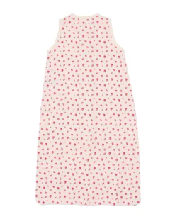 babyslaapzak mouwloos mousseline 0.5tog aardbeien lichtroze