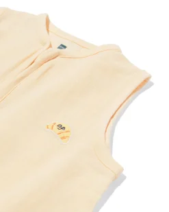 babyslaapzak mouwloos mousseline 0.5tog croissant beige