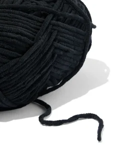 chenille zwart 100gram 110meter