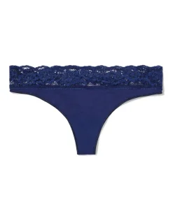 damesstring naadloos micro met kant donkerblauw
