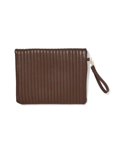 laptophoes 37x28x2.5cm met flap doorgestikt donkerbruin