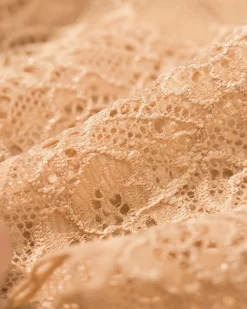 medium corrigerende slip hoge taille met kant beige